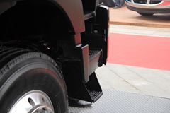 红岩 新金刚重卡 340马力 8X4 7.4米自卸车(上菲红)(CQ3314HTG366)