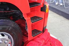 红岩 杰狮M100重卡 380马力 6X4 牵引车(CQ4254HTVG324C)