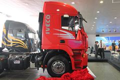 红岩 杰狮M100重卡 380马力 6X4 牵引车(CQ4254HTVG324C)