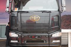 一汽解放 J6P重卡 420马力 6X4牵引车(高端)(CA4250P66K24T1E4)