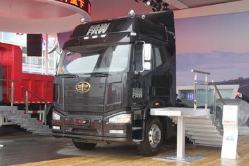 一汽解放 J6P重卡 420马力 6X4牵引车(高端)(CA4250P66K24T1E4)