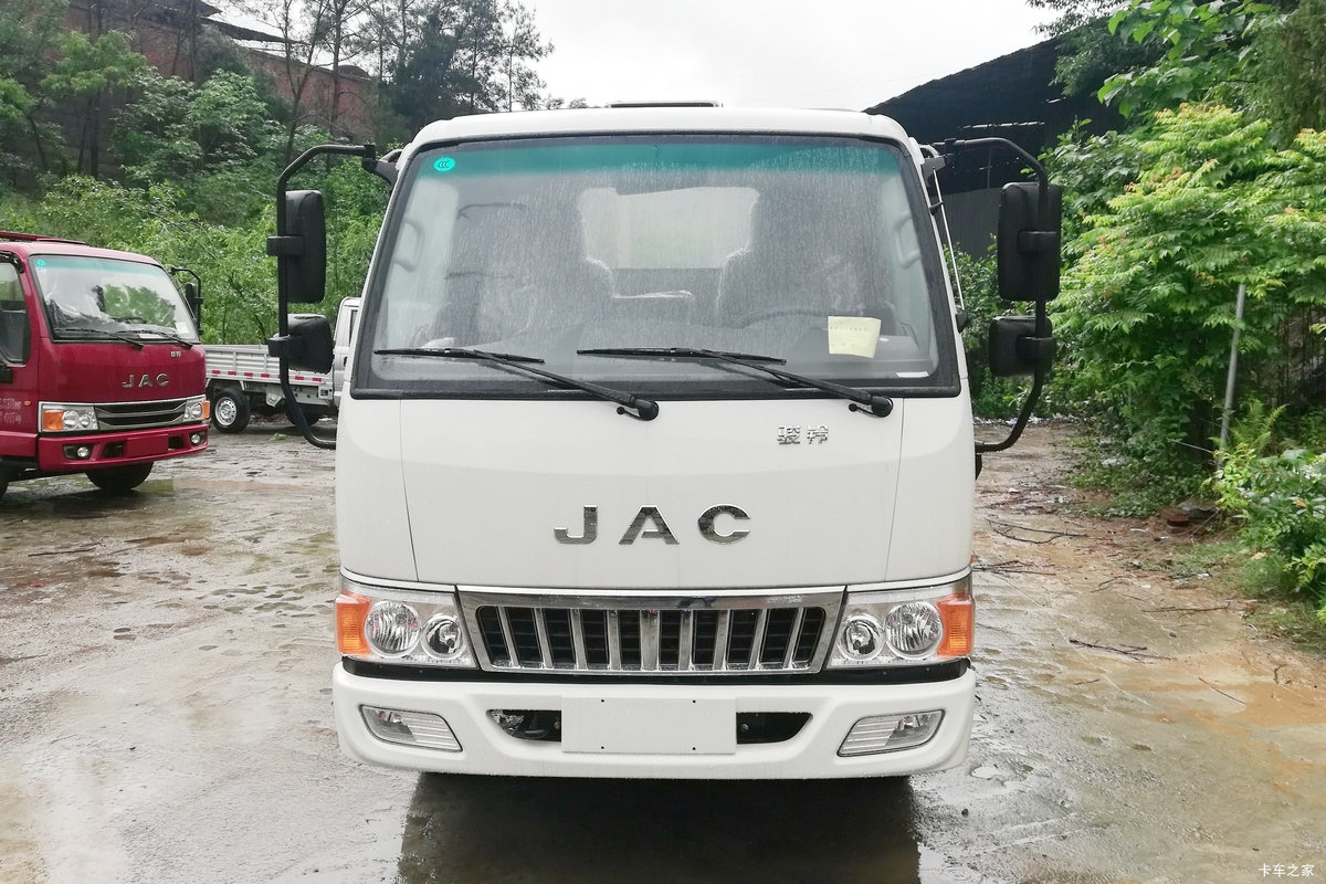 江淮 骏铃G 115马力 4X2 6.02米冷藏车(新飞牌)