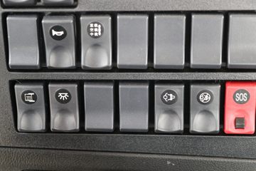 ���� ������D9 197���� 4X2 6.8�������ػ���(����)ͼƬ