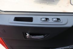 东风 多利卡D9 197马力 4X2 6.8米栏板载货车(国六)(EQ1181L9CDG)