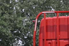 东风 多利卡D9 197马力 4X2 6.8米栏板载货车(国六)(EQ1181L9CDG)