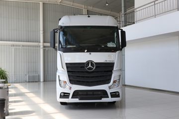 奔驰新Actros&nbsp;牵引车外观                                                图片