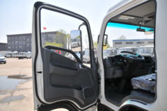 江淮 帅铃Q6 152马力 3.85米排半仓栅式轻卡(轴距3308)(HFC5043CCYP71K1C2V)