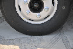 江淮 帅铃Q6 152马力 3.85米排半仓栅式轻卡(轴距3308)(HFC5043CCYP71K1C2V)