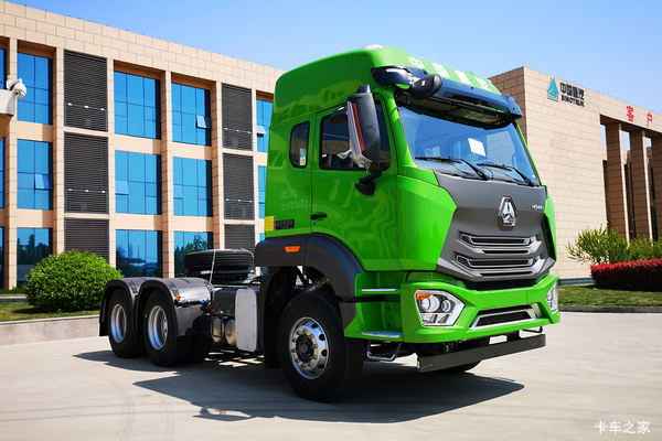 中国重汽 豪瀚N7G重卡 440马力 6X4牵引车(重汽12挡)(ZZ4255N3246E1)