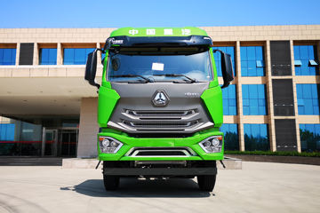 中国重汽 豪瀚N7G重卡 440马力 6X2牵引车(ZZ4255N27C6E1)