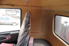 华菱之星&nbsp;随车吊驾驶室图片