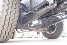 华菱之星&nbsp;随车吊底盘图片