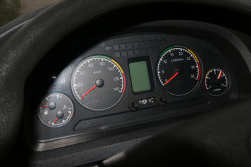 ���� ������D12�п� 220���� 4X2 9.75����������ʽ�ػ���ͼƬ