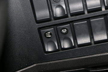 ���� ������D12�п� 220���� 4X2 9.75����������ʽ�ػ���ͼƬ