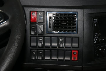 ���� ������D12�п� 220���� 4X2 9.75����������ʽ�ػ���ͼƬ