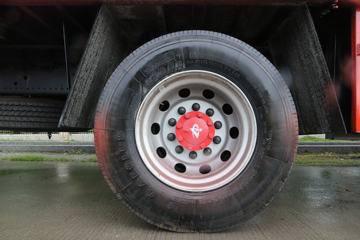 ���� ������D12�п� 220���� 4X2 9.75����������ʽ�ػ���ͼƬ