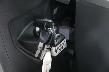 �ൺ��� ��V 220���� 6X2 5.2����ж��ͼƬ