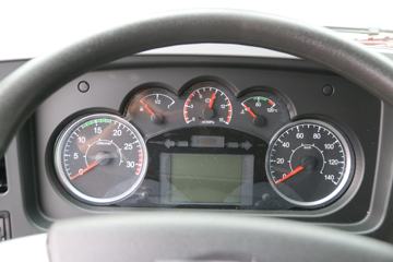 �ൺ��� ��V 220���� 6X2 5.2����ж��ͼƬ
