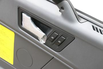 �ൺ��� ��V 220���� 6X2 5.2����ж��ͼƬ