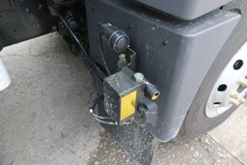 �ൺ��� ��V 220���� 6X2 5.2����ж��ͼƬ
