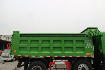�ൺ��� ��V 220���� 6X2 5.2����ж��ͼƬ