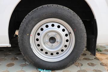 福田商务车底盘&nbsp;冷藏车底盘图片