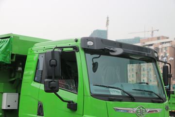 �ൺ��� ��V 220���� 6X2 4.8����ж��ͼƬ