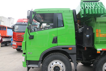 �ൺ��� ��V 220���� 6X2 4.8����ж��ͼƬ