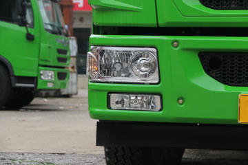 �ൺ��� ��V 220���� 6X2 4.8����ж��ͼƬ