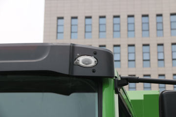 �ൺ��� ��V 220���� 6X2 4.8����ж��ͼƬ