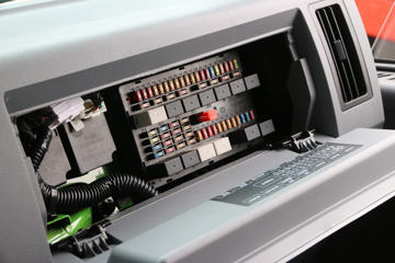 �ൺ��� ��V 220���� 6X2 4.8����ж��ͼƬ