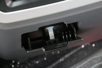 �ൺ��� ��V 220���� 6X2 4.8����ж��ͼƬ
