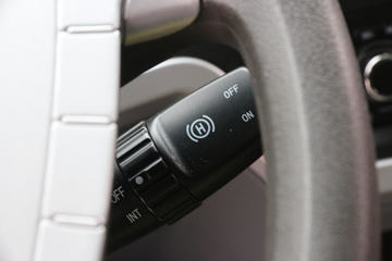 �ൺ��� ��V 220���� 6X2 4.8����ж��ͼƬ