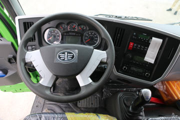 �ൺ��� ��V 220���� 6X2 4.8����ж��ͼƬ