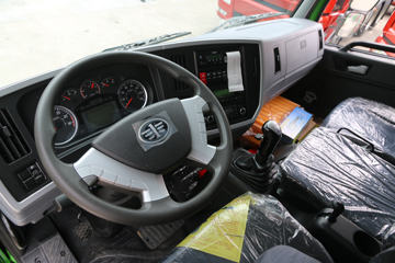 �ൺ��� ��V 220���� 6X2 4.8����ж��ͼƬ