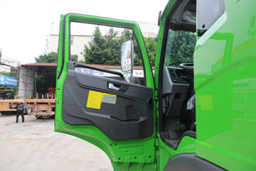 �ൺ��� ��V 220���� 6X2 4.8����ж��ͼƬ