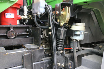 �ൺ��� ��V 220���� 6X2 4.8����ж��ͼƬ