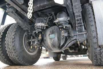 �ൺ��� ��V 220���� 6X2 4.8����ж��ͼƬ