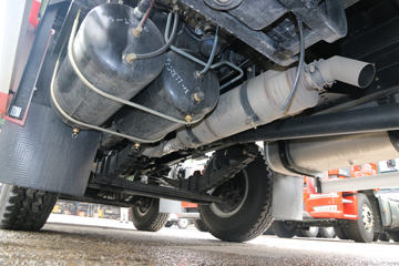 �ൺ��� ��V 220���� 6X2 4.8����ж��ͼƬ