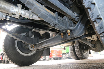 �ൺ��� ��V 220���� 6X2 4.8����ж��ͼƬ