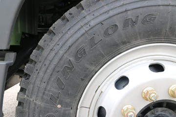 �ൺ��� ��V 220���� 6X2 4.8����ж��ͼƬ