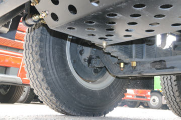 �ൺ��� ��V 220���� 6X2 4.8����ж��ͼƬ