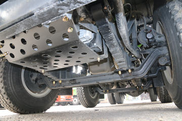 �ൺ��� ��V 220���� 6X2 4.8����ж��ͼƬ