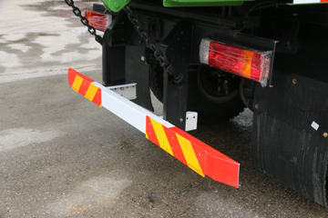 �ൺ��� ��V 220���� 6X2 4.8����ж��ͼƬ