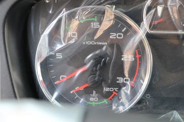 �ൺ��� ��V�п� 2.0�� 220���� 4X2 6.75�������ػ���(����)(CA1168PK15L2E6A80)ͼƬ