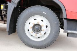 龙V&nbsp;载货车底盘                                                图片