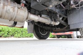 龙V&nbsp;载货车底盘                                                图片