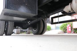 龙V&nbsp;载货车底盘                                                图片