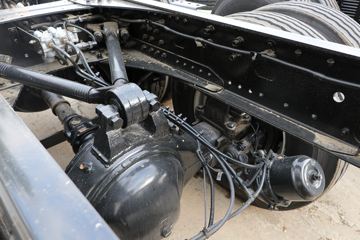 �ൺ��� JH6�ؿ� �캽�� 400���� 8X4 9.5�ײ�դʽ�ػ���(����)(CA5310CCYP25K15L7T4E6A80)ͼƬ