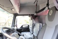 东风商用车 天锦KR 300马力 6X2 9.8米栏板载货车(国六)